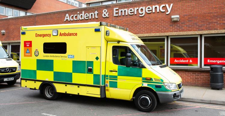 ambulance NHS 111